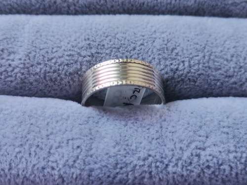 Discount!! Patterned Silver Ring