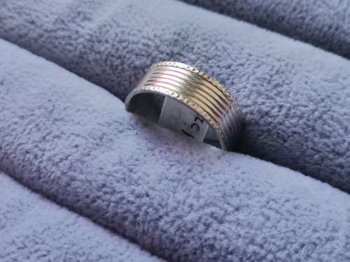 Discount!! Patterned Silver Ring