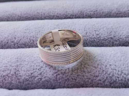 Discount!! Patterned Silver Ring