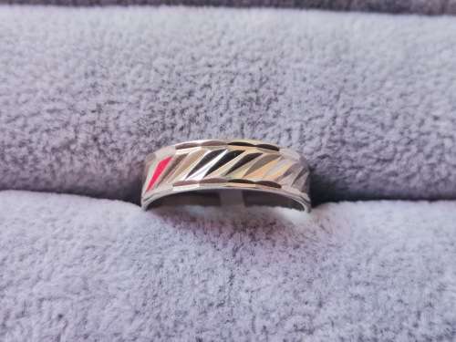 Discount!! Patterned Silver Ring