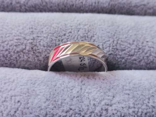 Discount!! Patterned Silver Ring