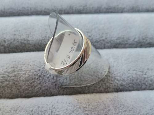 Discount!! Patterned Silver Ring