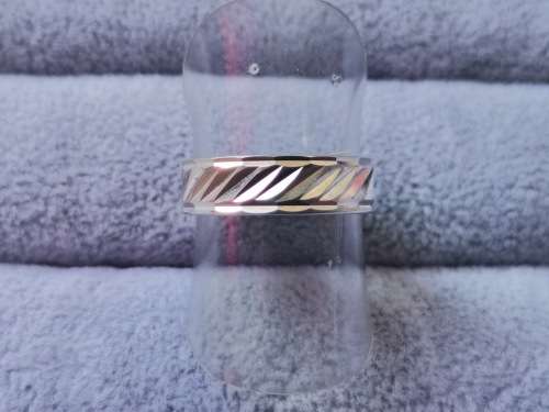 Discount!! Patterned Silver Ring