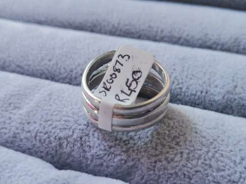 Discount!! Silver Solitaire Ring