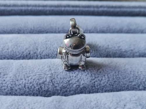 Discount!! Cute Silver Frog Pendant