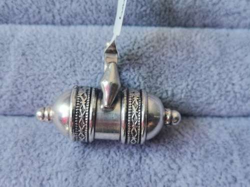 Discount!! Unique Silver Pendant