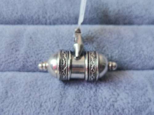 Discount!! Unique Silver Pendant