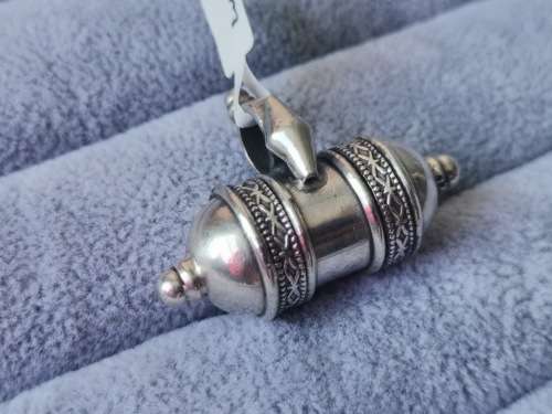 Discount!! Unique Silver Pendant