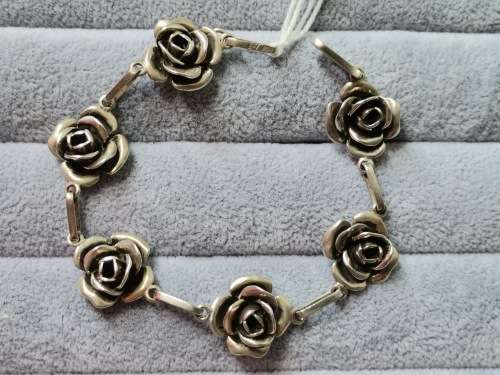 Discount!! Silver Rose Bracelet