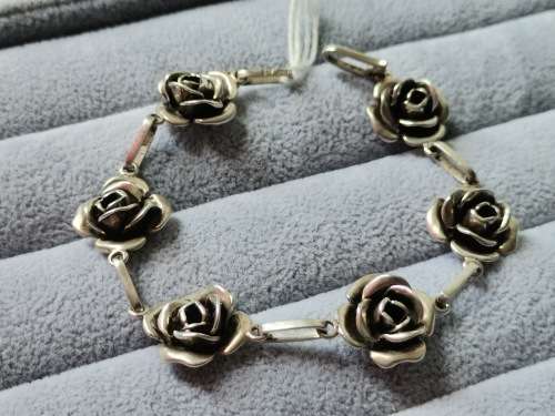 Discount!! Silver Rose Bracelet