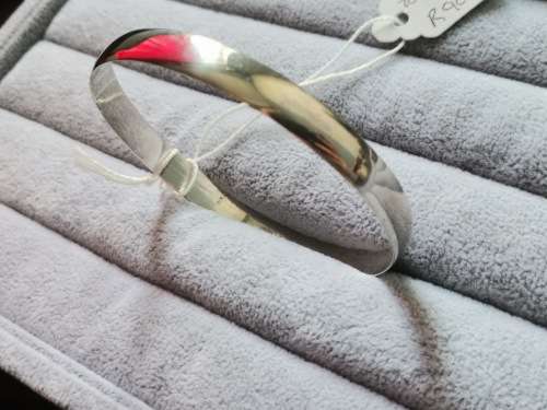 Discount!! Medium Silver Bangle