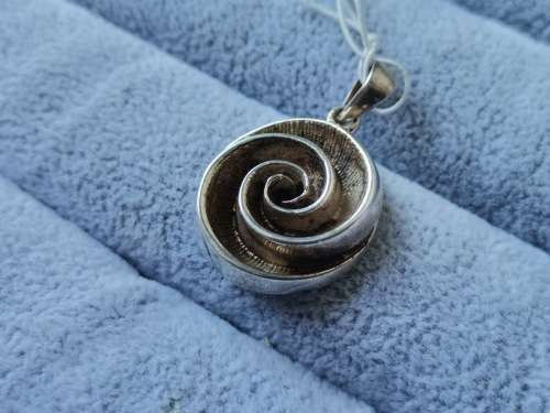 Discount!! Silver Flower Pendant