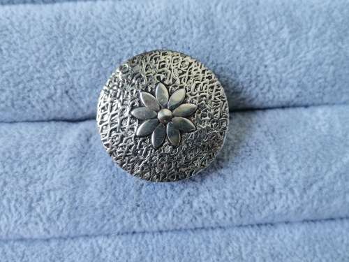 Discount!! Silver Flower Ring