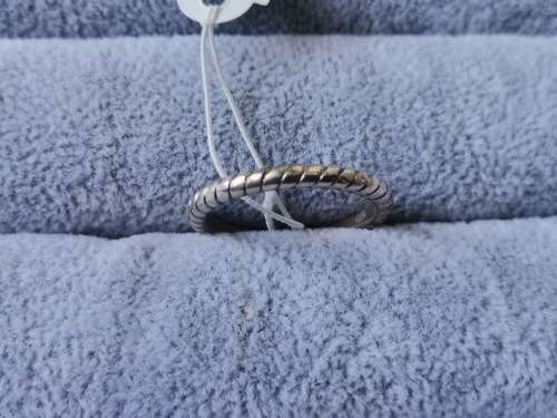 Discount!! Patterned Silver Ring