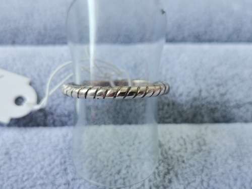 Discount!! Patterned Silver Ring
