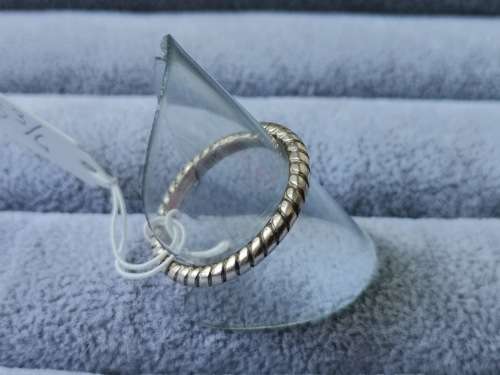 Discount!! Patterned Silver Ring