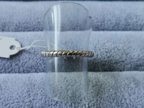 Discount!! Patterned Silver Ring