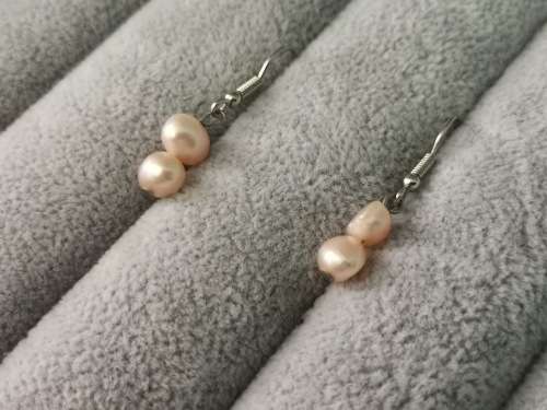 Discount!! Freshwater Pearl Necklace and Earring Set