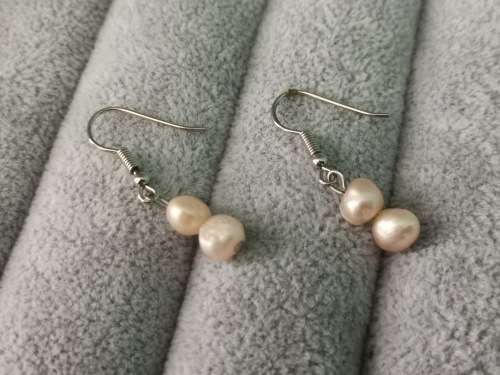 Discount!! Freshwater Pearl Necklace and Earring Set