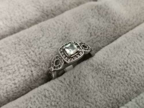 DISCOUNT!!! Dazzling Silver Ring