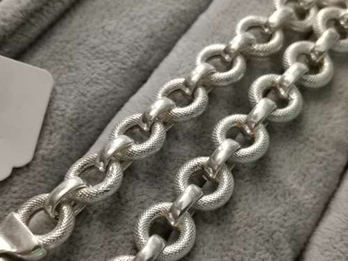 DISCOUNT!!! Stunning Silver Chain