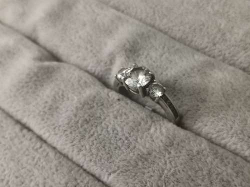 DISCOUNT!!! Pretty Silver Ring