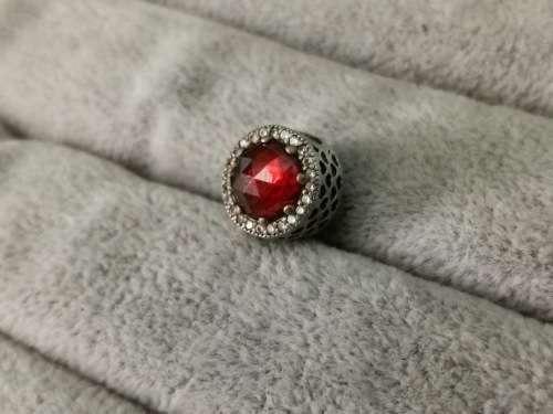 DISCOUNT!!! Dazzling Pandora Charm