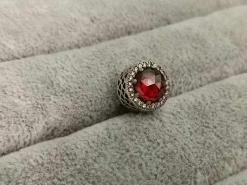 DISCOUNT!!! Dazzling Pandora Charm