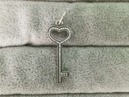 DISCOUNT!!! Silver Key Pendant