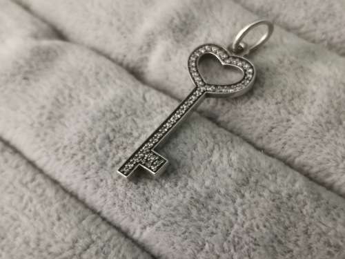 DISCOUNT!!! Silver Key Pendant