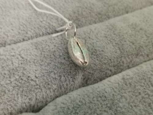**R1 Auction** Silver Coffee Bean Pendant