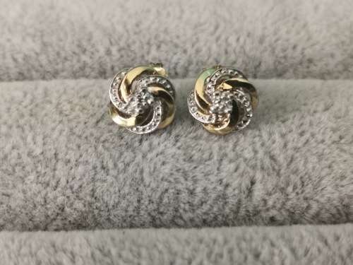 Cute 9ct Gold Earrings