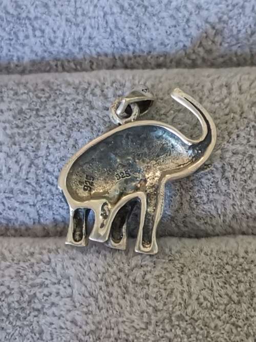 **R1 Auction** Silver Elephant Pendant