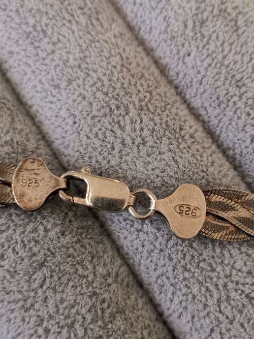 DISCOUNT!!! Stunning Silver Chain