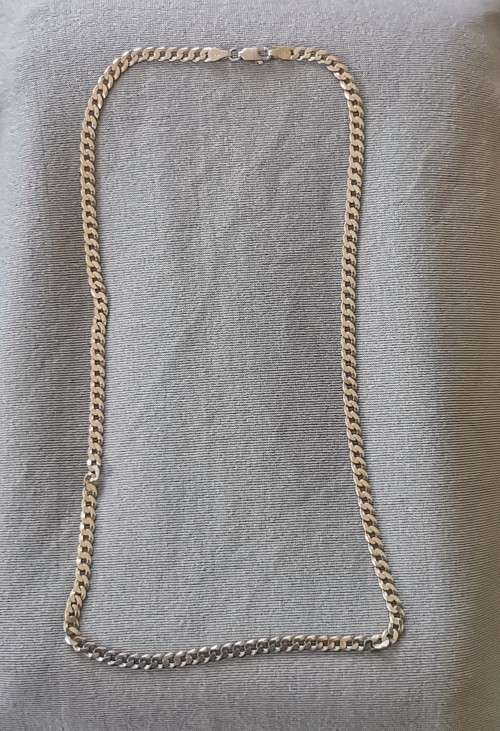 **R1 Auction**  Silver Curb Chain
