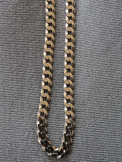 **R1 Auction**  Silver Curb Chain