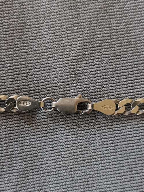 **R1 Auction**  Silver Curb Chain