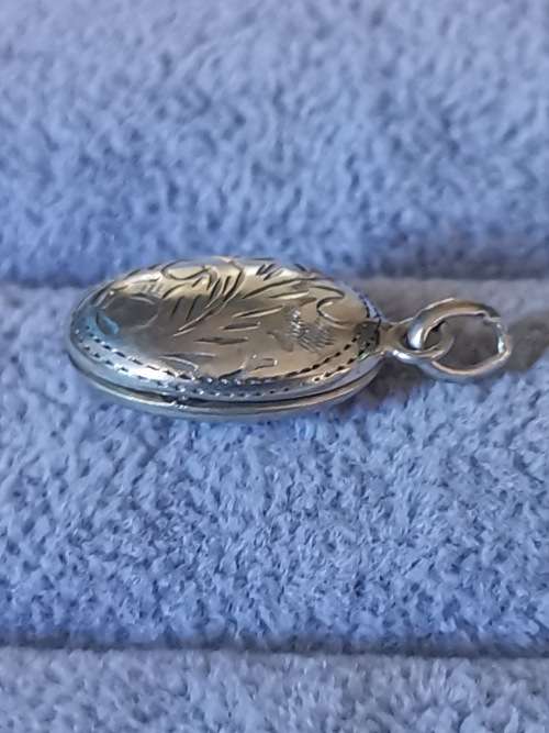Silver Detailed Locket