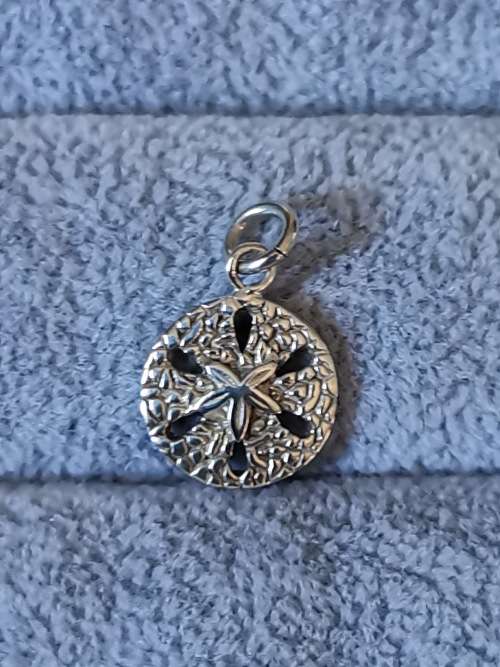 DISCOUNT!!! Unique Silver Pendant