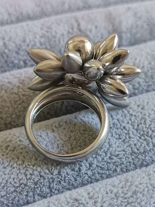 Silver Flower Ring