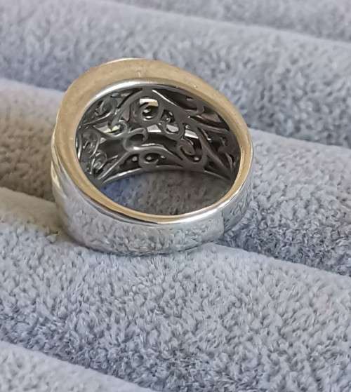 DISCOUNT!!! Dazzling Silver Ring