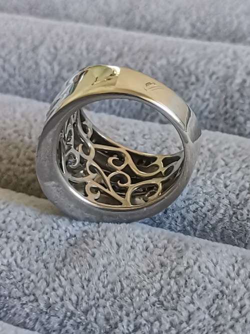 DISCOUNT!!! Dazzling Silver Ring