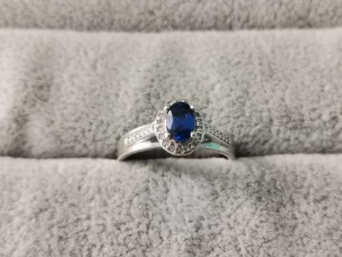 9ct Gold  Sapphire Ring