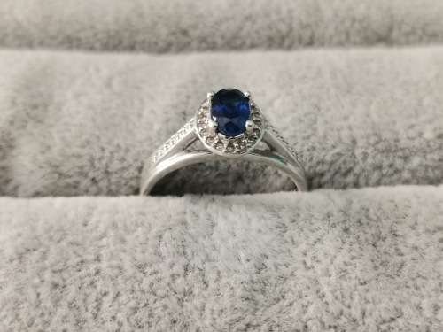 9ct Gold  Sapphire Ring