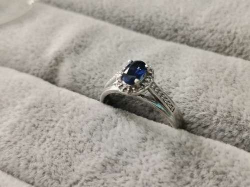 9ct Gold  Sapphire Ring