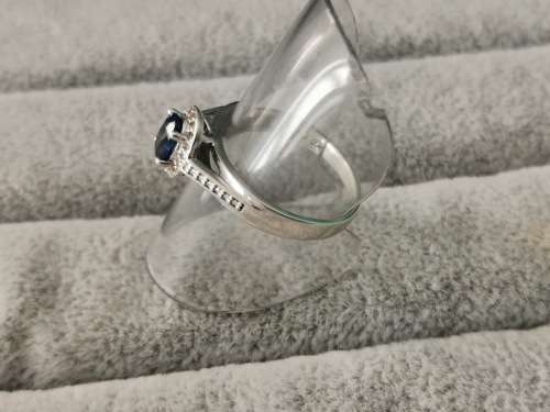 9ct Gold  Sapphire Ring