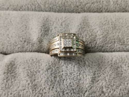 9ct Gold Diamond Ring