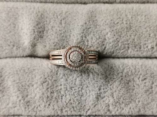 9ct Gold Diamond Ring