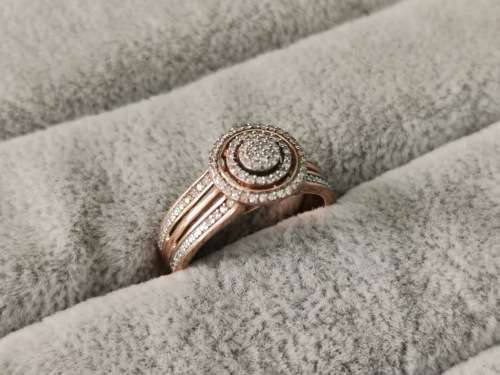 9ct Gold Diamond Ring