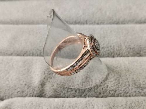 9ct Gold Diamond Ring